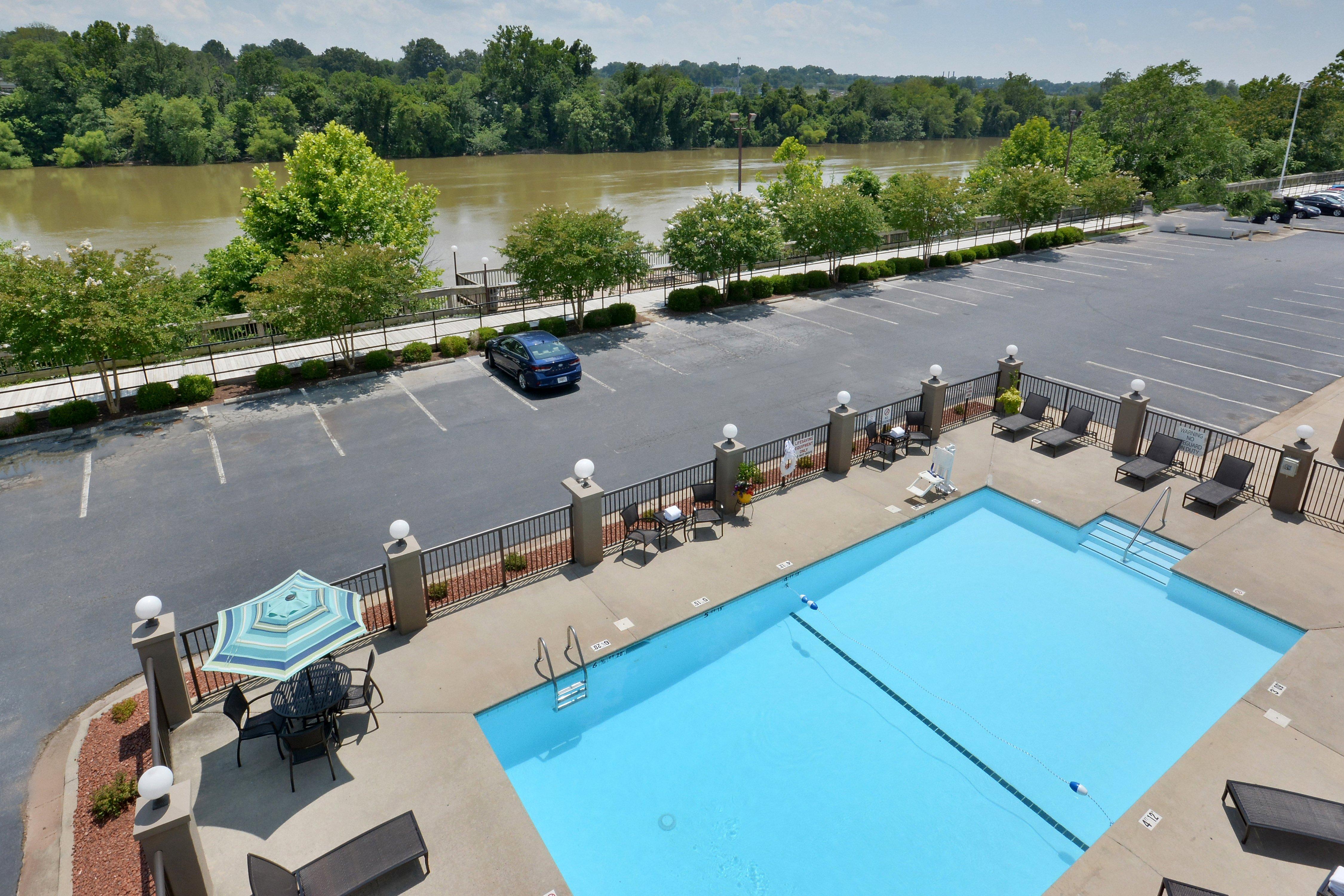 Holiday Inn Express Danville By Ihg Exterior foto