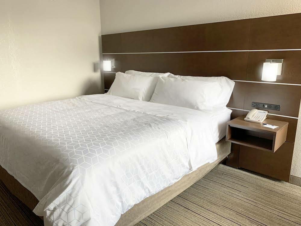 Holiday Inn Express Danville By Ihg Exterior foto